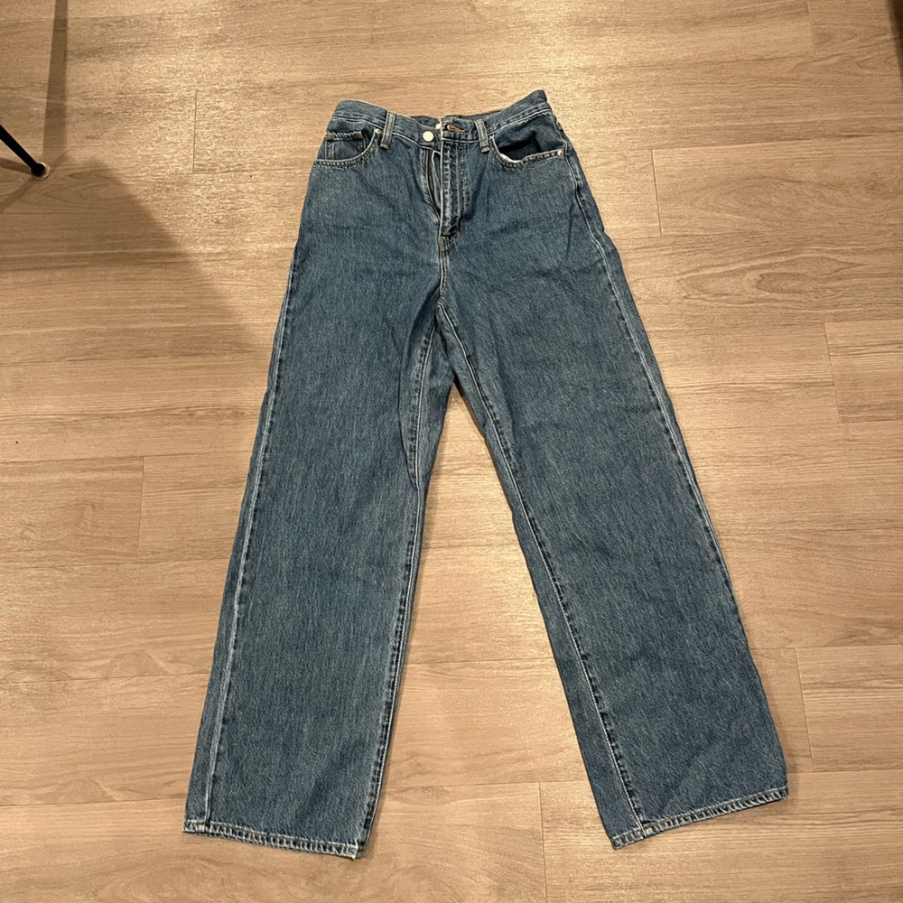 LEVIS STRAIGHT LEG SUPER HIGH WAIST JEAN